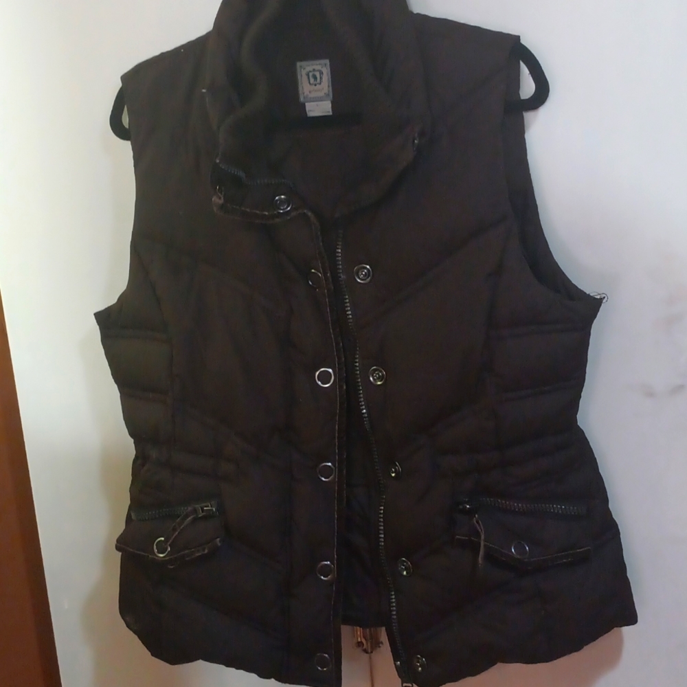 Sweater vest. Grizzly L